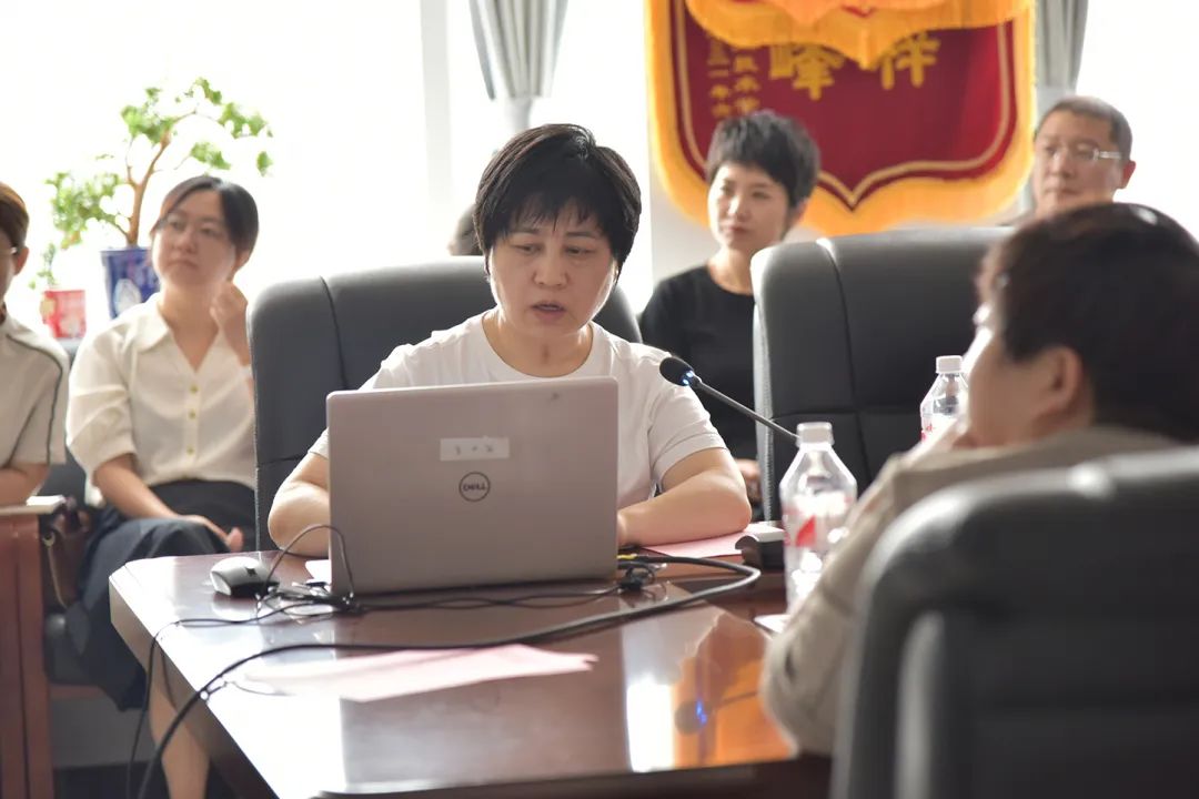 侯艳苗.JPG